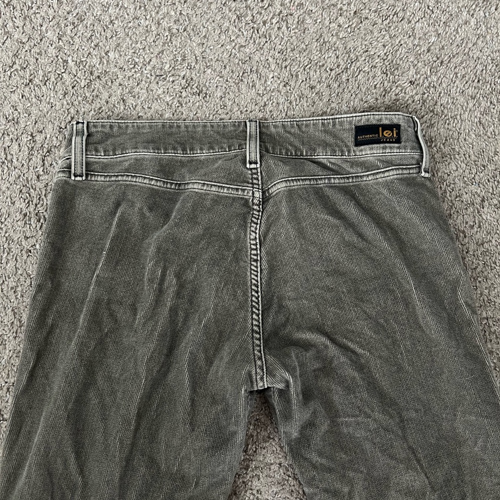 lei pants - Picture 3 of 5